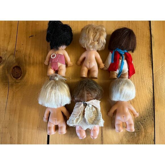 Lot of 6 Vintage PeeWee Dolls. Uneeda. 1965. Some w/ outfits. Blonde/brown Hair - Picture 4 of 5